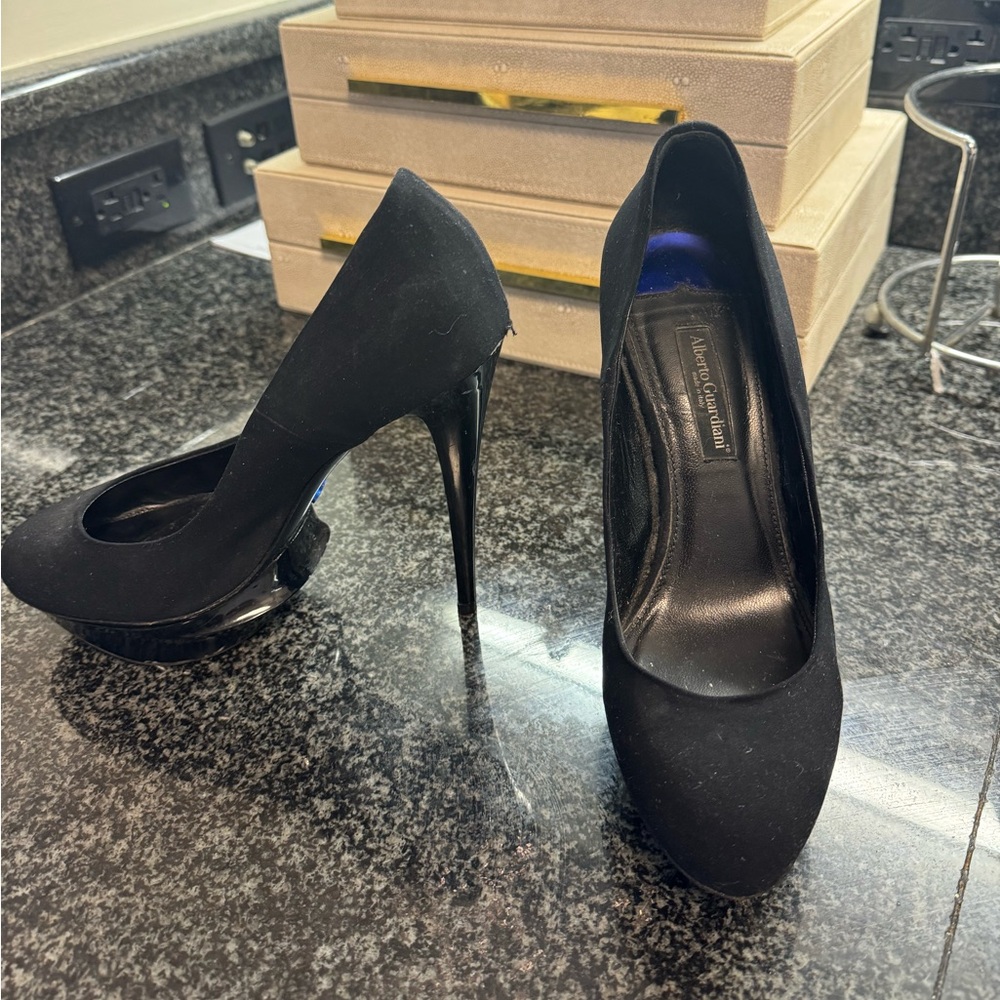 Alberto Guardiani Blsck 4.5 inch stiletto heels size 38